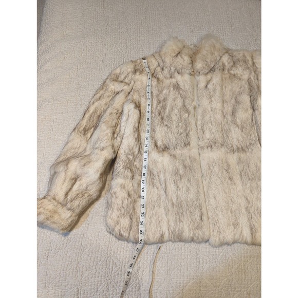 Gorgeous Rabbit Fur Coat Size Medium.  Impeccable condition - Picture 9 of 12